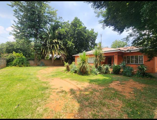3 BEDROOM HOUSE FOR SALE IN THREE RIVERS